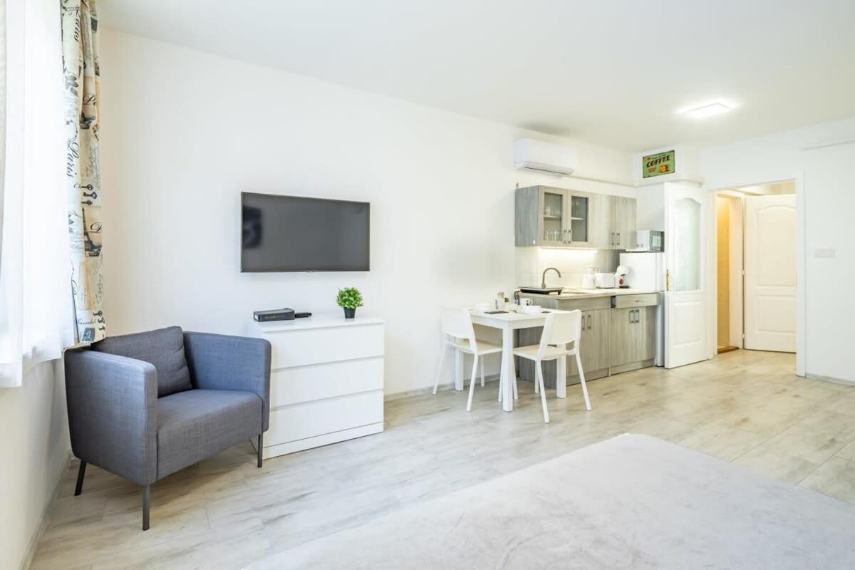 Convenient 2-Room Central Apartment Budapest Bagian luar foto