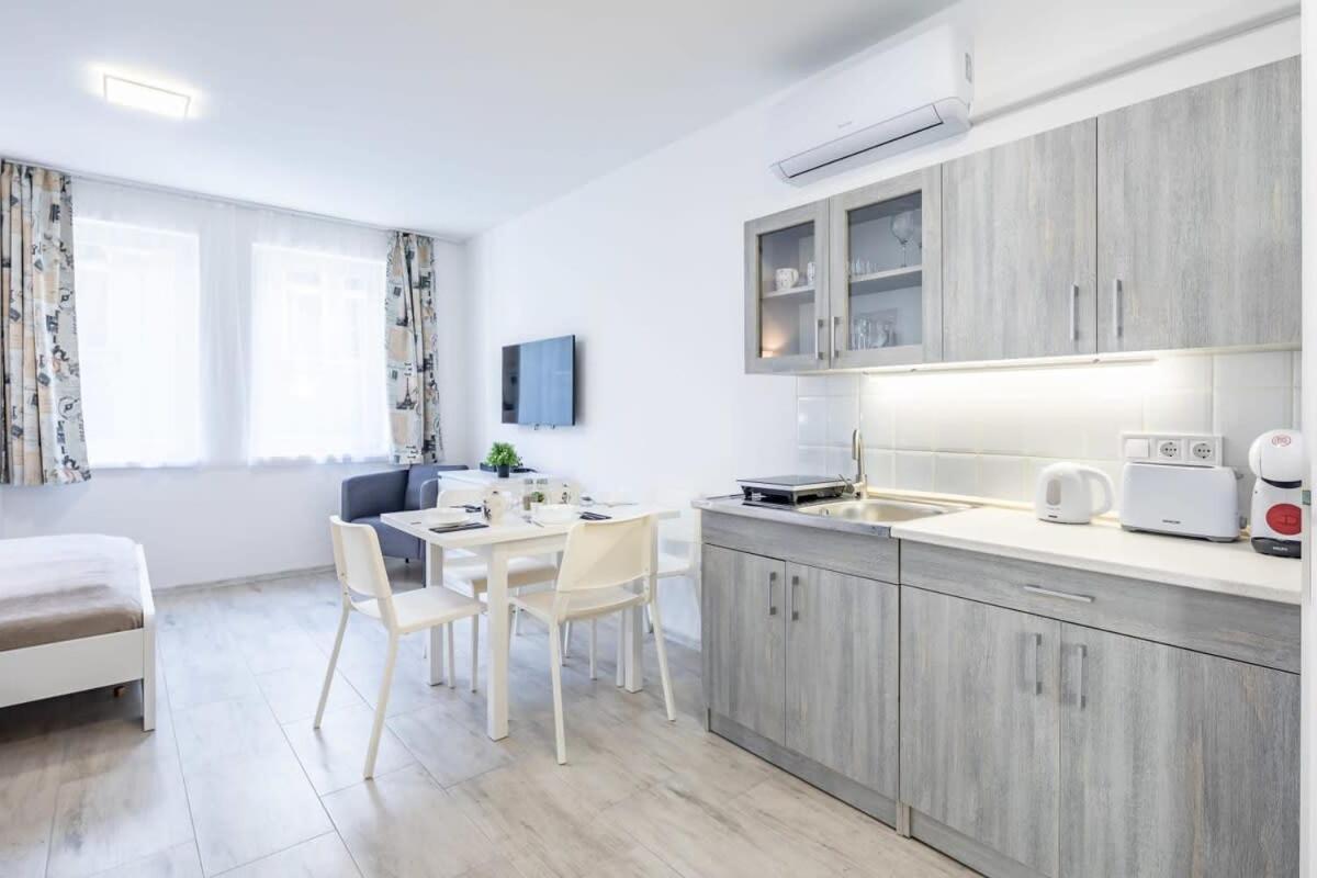 Convenient 2-Room Central Apartment Budapest Bagian luar foto