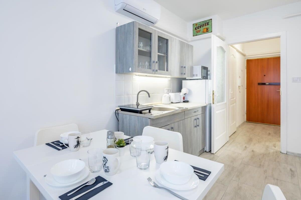 Convenient 2-Room Central Apartment Budapest Bagian luar foto